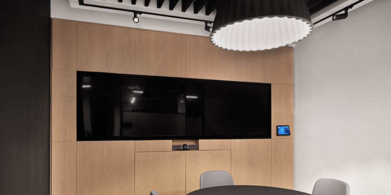 Spectrum STR2 LED track lighting installed in a meeting room